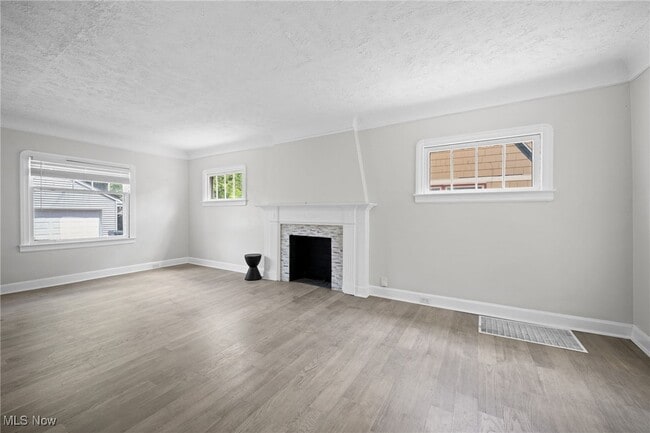 Photo - 1047 Hillstone Rd