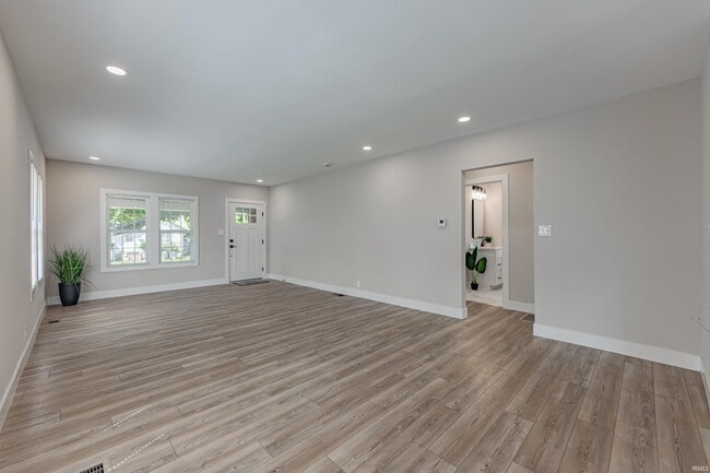 Photo - 808 S Cullen Ave