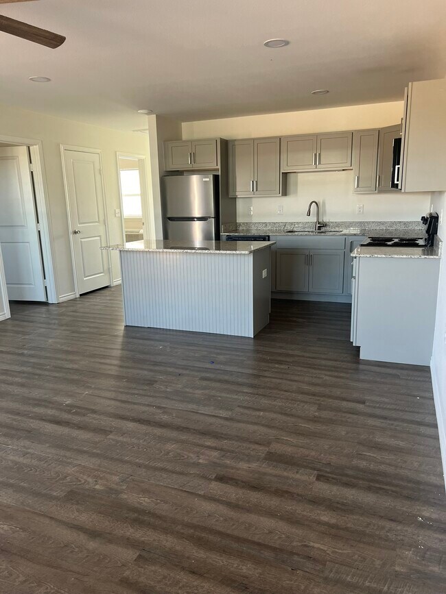 Photo - 367 FM 1519 W