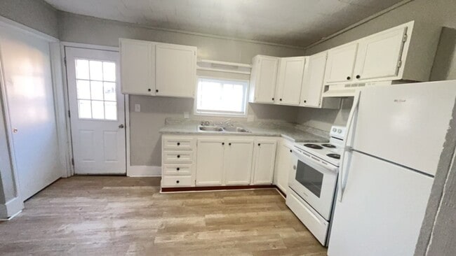 Photo - 1506 W 10th St