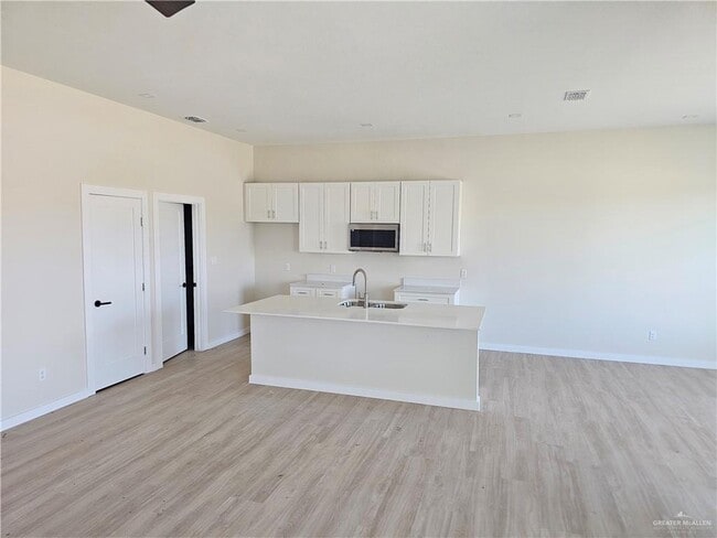 Photo - 29 N 48th St