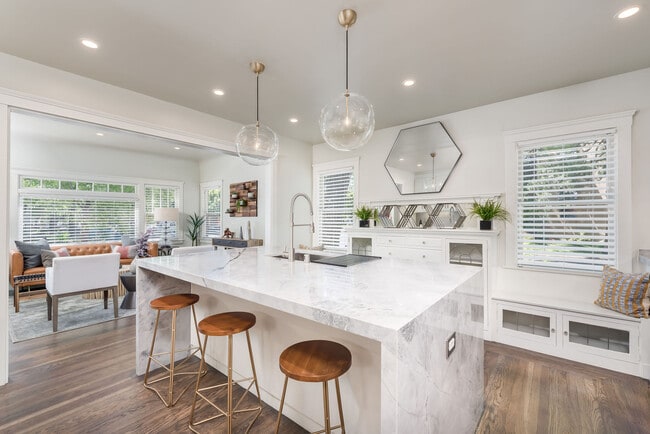 Photo - Luxury Spaces Midtown