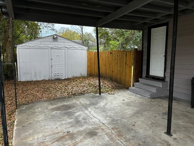 Photo - 3532 Crassia St