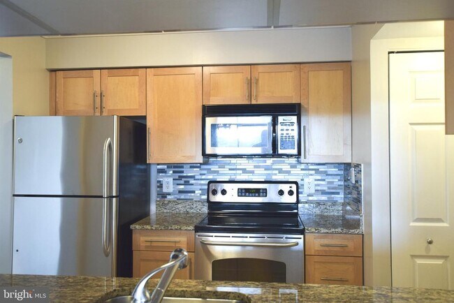 Photo - 10101 Grosvenor Pl Unit 815