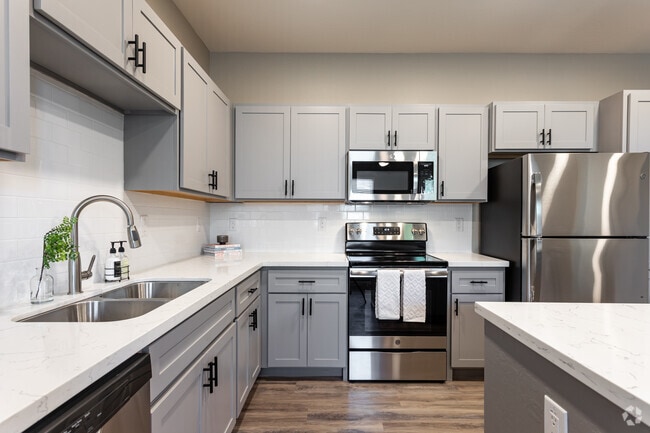 4BR, 4.5BA - 1876 SF