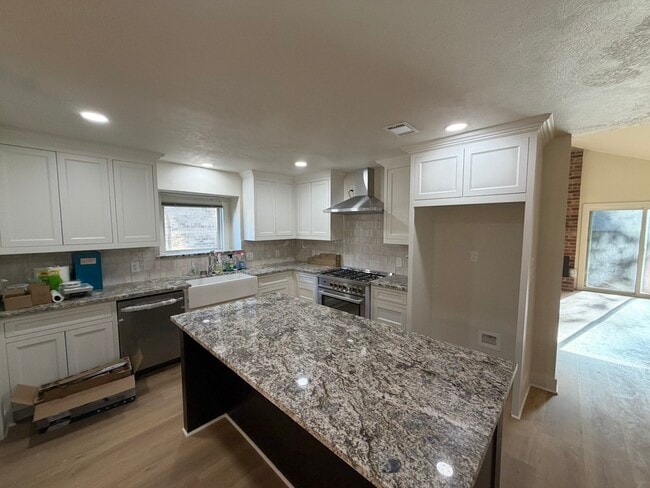 Photo - 70 Brookflower Rd