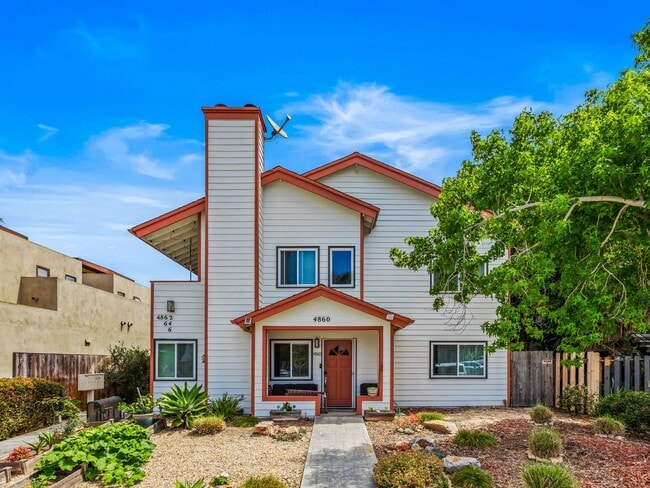 Building Photo - Spacious 3 Bed / 3 Bath Ocean Beach Townhome with Private Patio & Garage - Available NOW