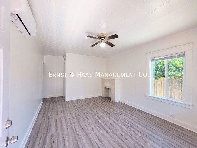 Photo - 2068 Linden Ave Casa