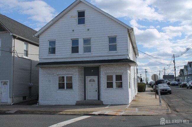 Building Photo - 519 Roosevelt Ave Unit 2