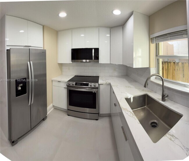 Photo - 3148 Indiana St