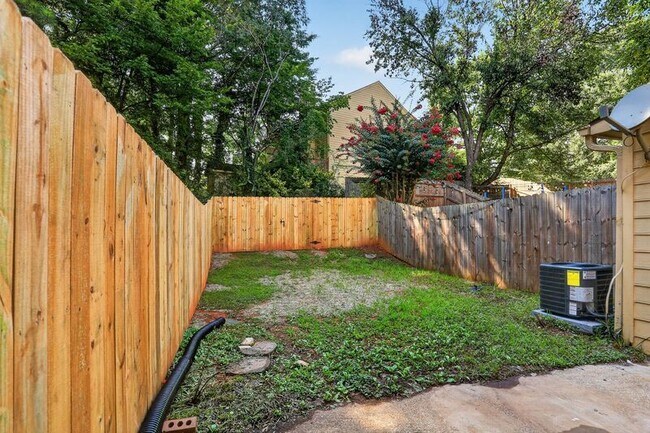 Photo - 1055 Westfield Trace