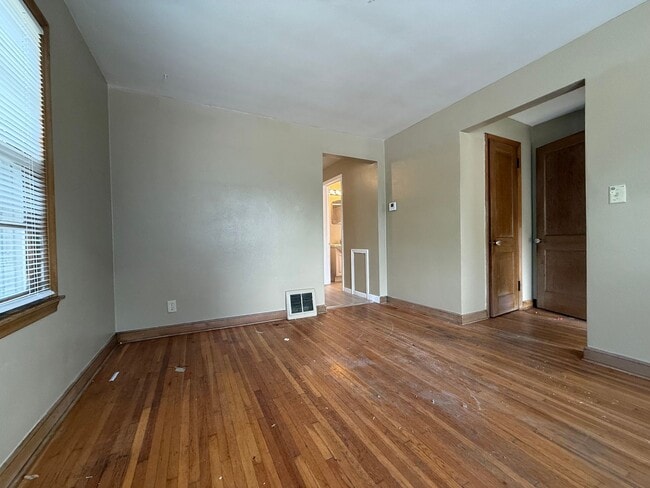 Photo - Great 2+ Bedroom Single Family Home off West 7th in St Paul