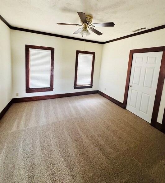 Photo - 311 Gibson St
