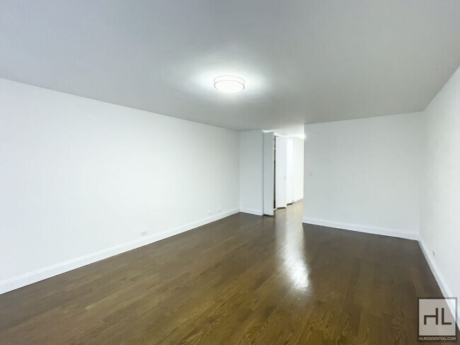 Photo - 5 AVENUE Apartment Unit 12L