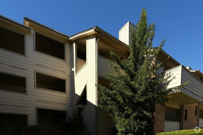 Photo - Woodland I I Condos