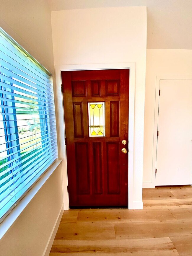 Photo - 1305 E Boise Ave