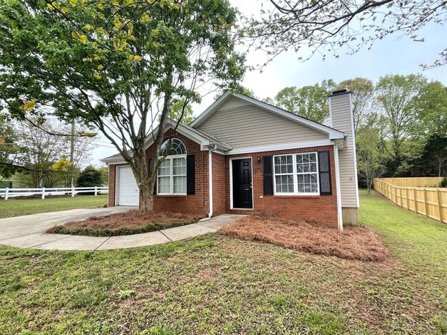 Photo - Newly Renovated 3br in East Athens, Available Mid June 2025