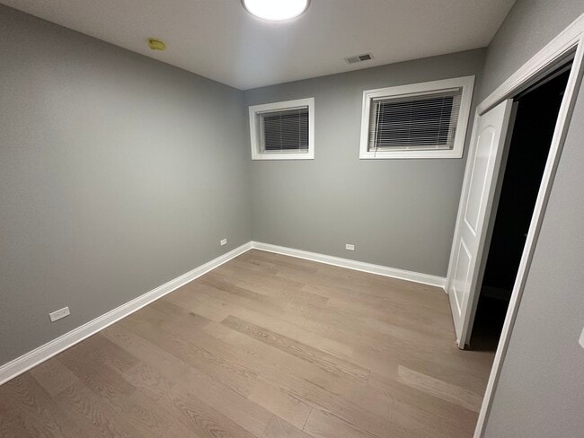 Photo - 4950 S Michigan Ave