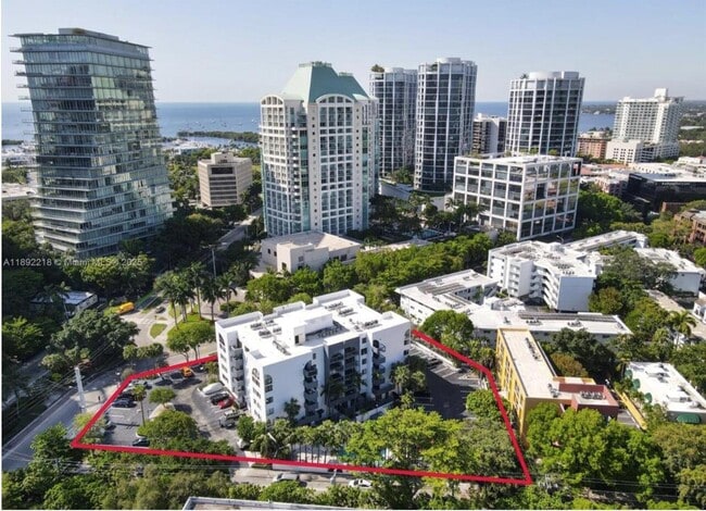 Photo - 2715 Tigertail Ave Unidad Apt 402