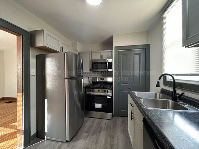 Photo - 1215 Sullivant Ave