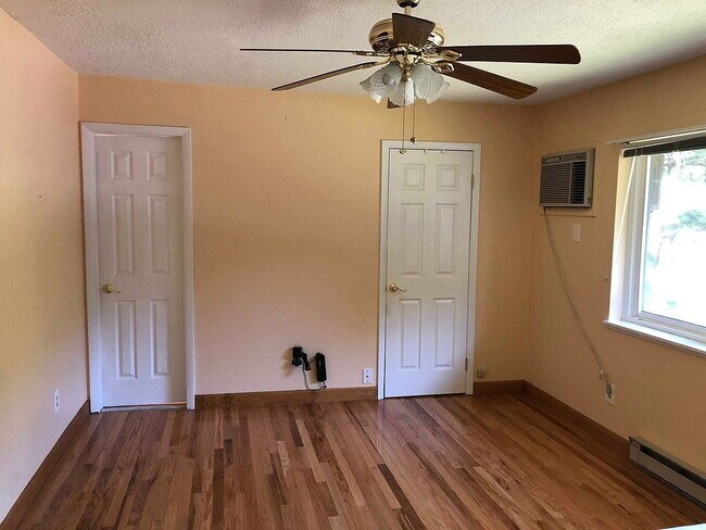 Photo - "Charming 3-Bed Oasis with Granite Touches...