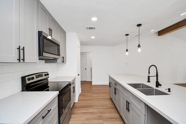 Photo - 4414 Enchantedgate Dr