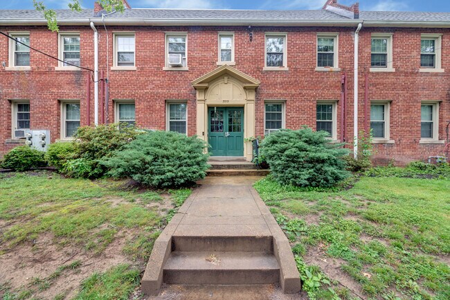 Photo - 3915 7th St NE Unit #2