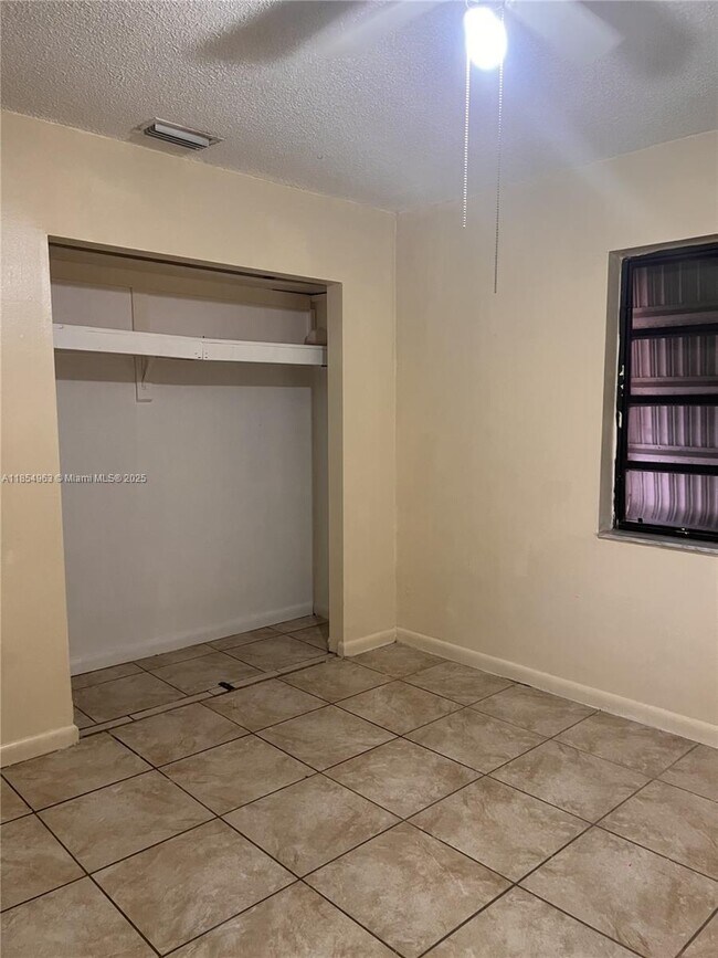 Photo - 6150 Dawson St