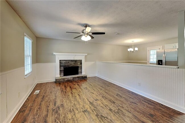 Photo - 604 Dillon Dr
