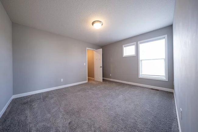 Photo - 7384 203rd St W