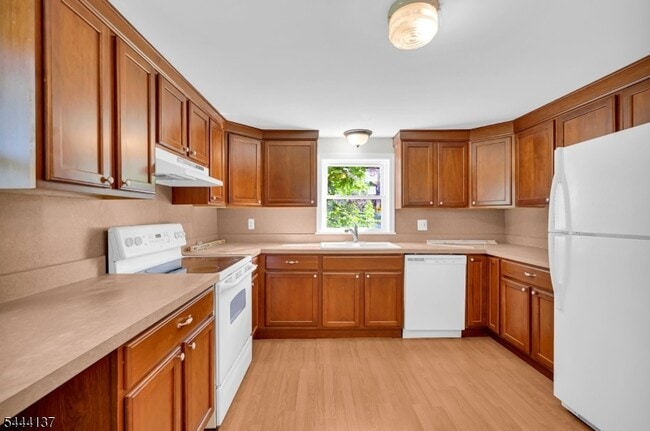 Photo - 425 Powerville Rd