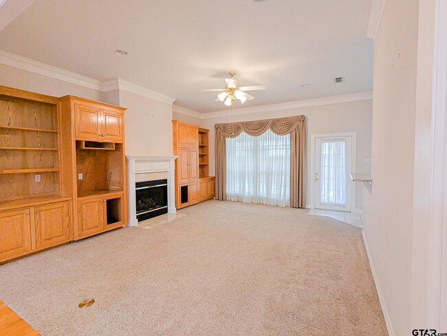 Photo - 704 Shiloh Ridge St