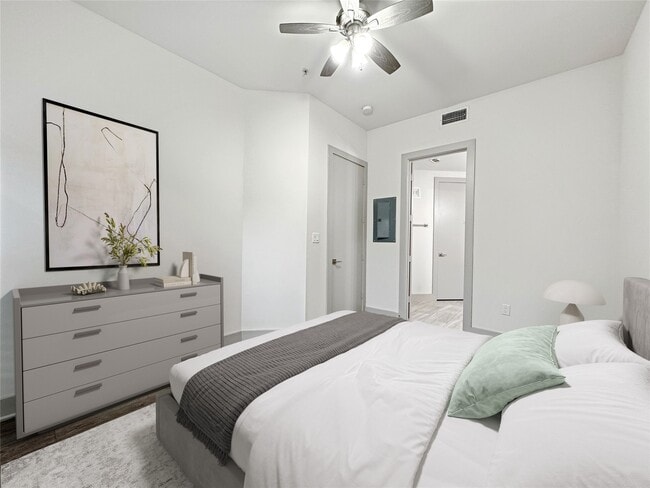 Photo - 306 McGowen St Unit 14