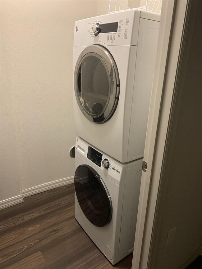 Photo - 5030 Lakewalk Dr