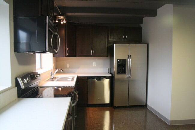 Building Photo - 2224 Y Street