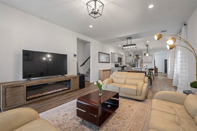 Building Photo - 5223 Mossdale Blf Ln