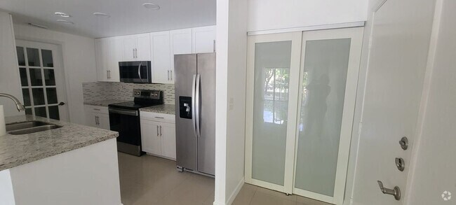 Building Photo - 280 W Park Dr Rental