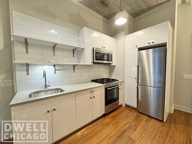 Photo - 152 W Huron St Unidad S