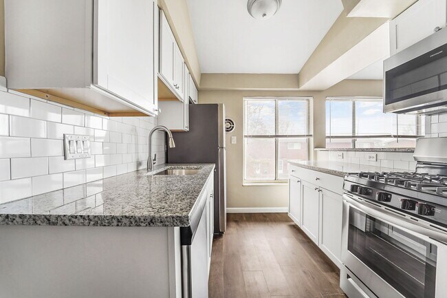 Photo - Cavalier Manor Apartments