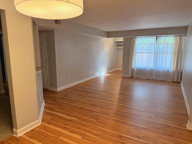 Photo - 19143 Surrey Ln Unidad Northville Condo