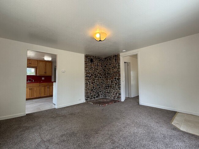 Photo - Cute 2 Bedroom Home - Pets Allowed