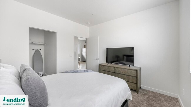 Photo - 2323 N 150th Dr Unidad D-3043