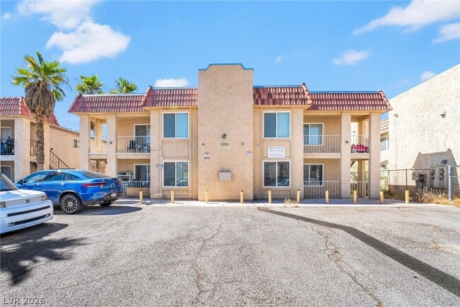5303 Del Gado Dr