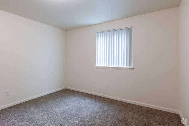 1BR, 1BA - 700SF - Bedroom