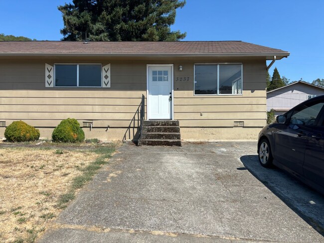 2 bedroom duplex in Newton Creek - 2 bedroom duplex in Newton Creek House