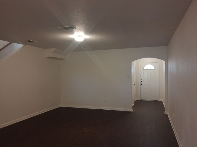 Photo - Converse 3 Bedroom Townhouse with Attached...