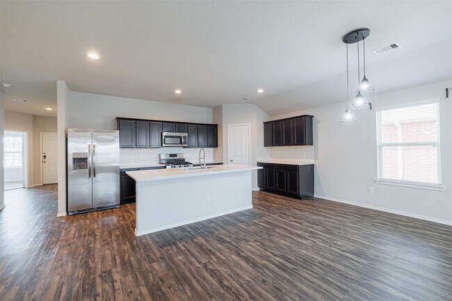 Photo - 6102 Lilly Belle St