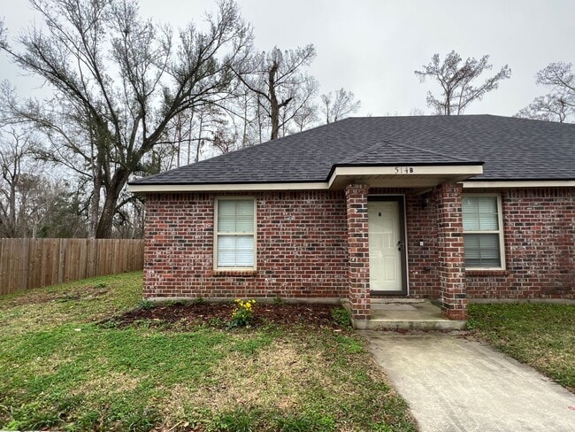 Building Photo - 514 Idlewild Dr Unit Apt B