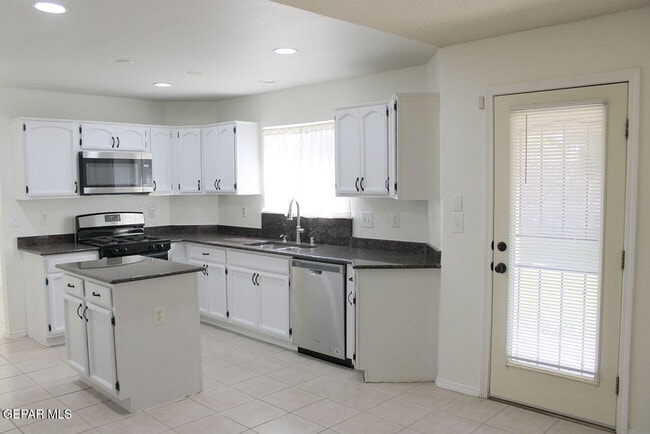 Photo - 815 Saguaro Park Ct