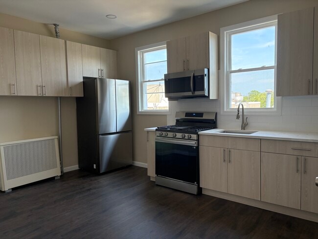 Building Photo - 353 Central Ave Unit #2